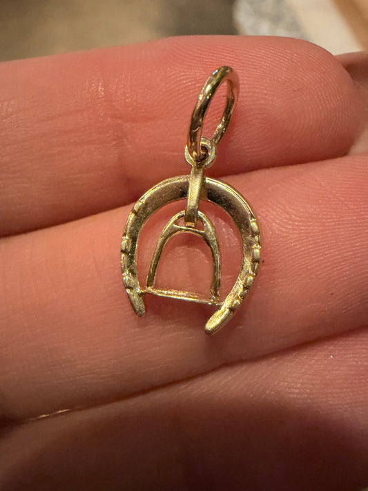 Vintage yellow 14k gold horseshoe charm