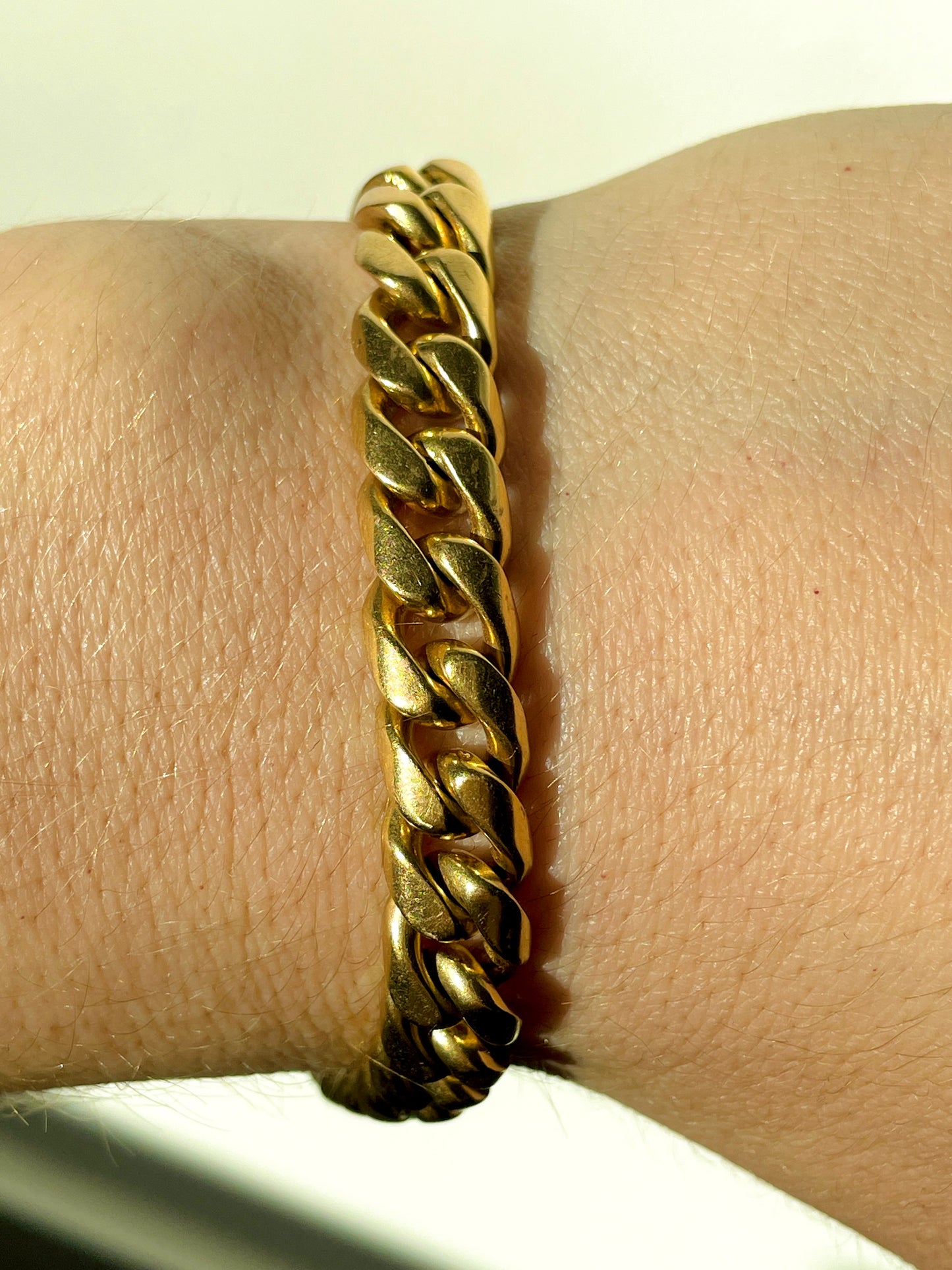 [PRIVATE] Vintage yellow solid 18K gold curb bracelet with side safety clasp, 7 and 3/8 inch