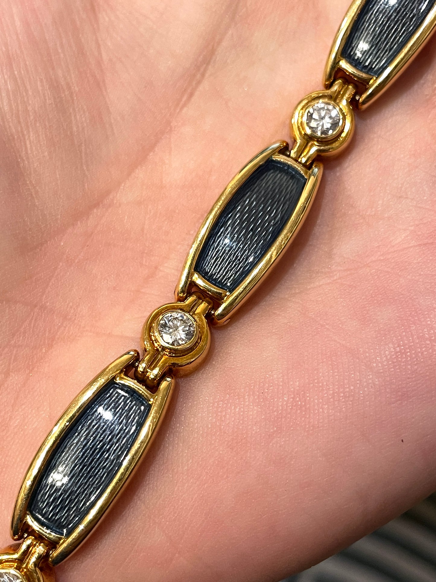 Vintage yellow 18K approx 1.5 ctw diamond and blue enamel link bracelet, 6.75 inch