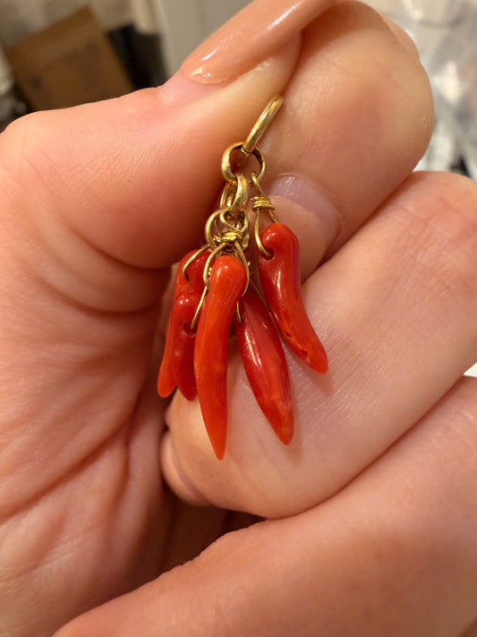 Vintage yellow 18K gold red coral cornicello cluster charm
