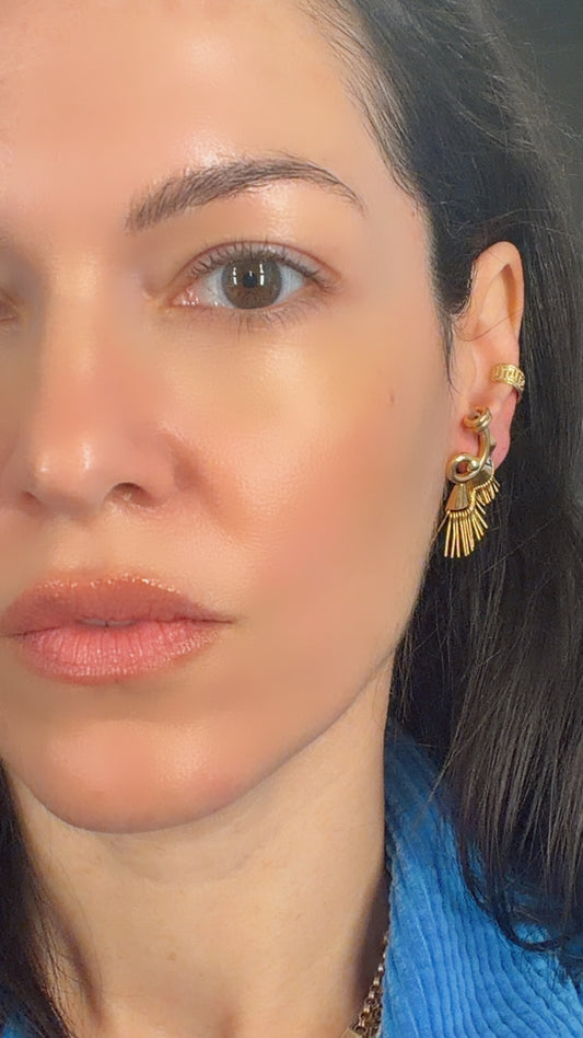 Vintage rosy yellow 18K retro era fringe swirl post screwback earrings