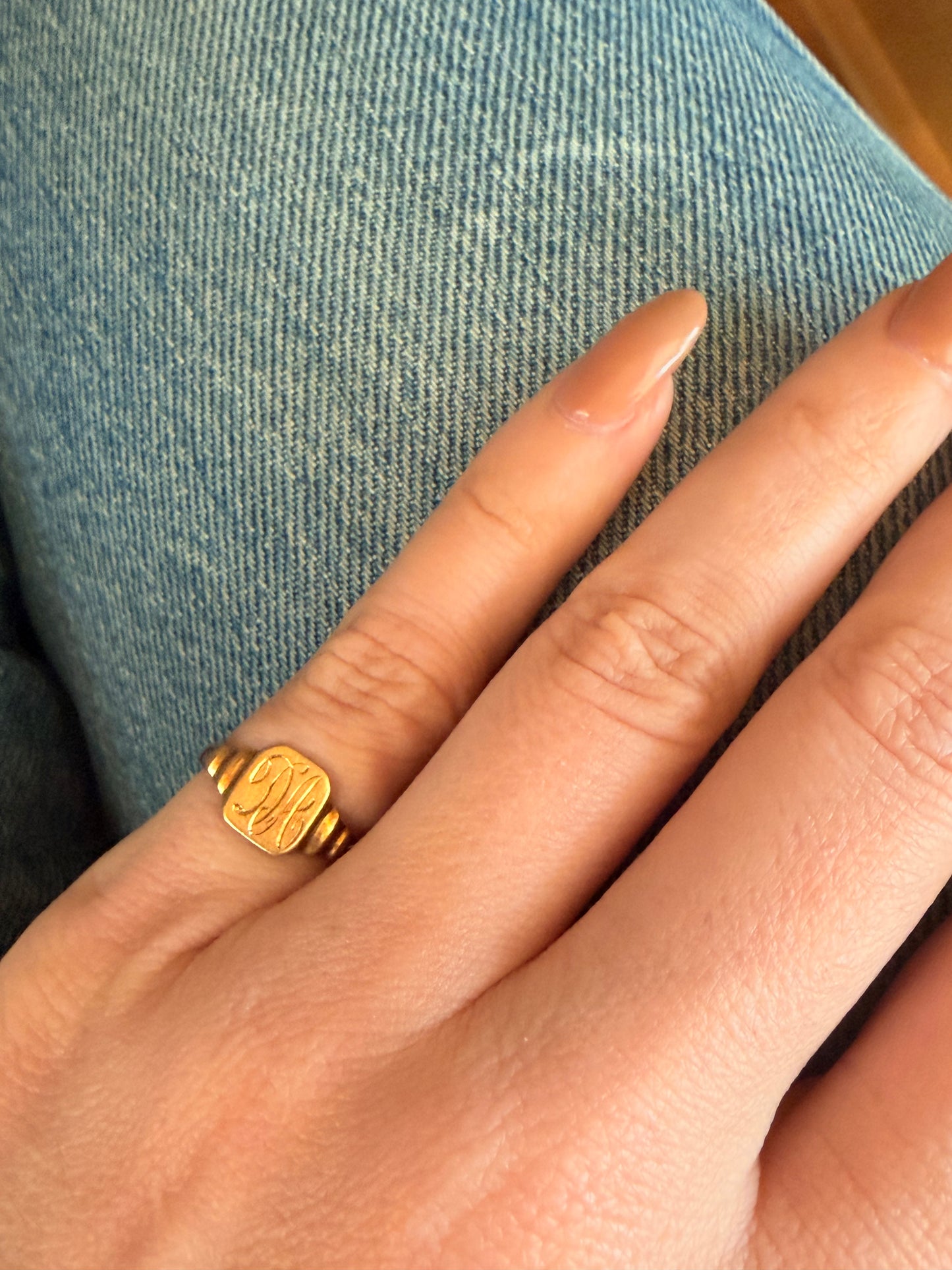 Antique yellow 14K 'DA' initials square signet ring, size 3.75