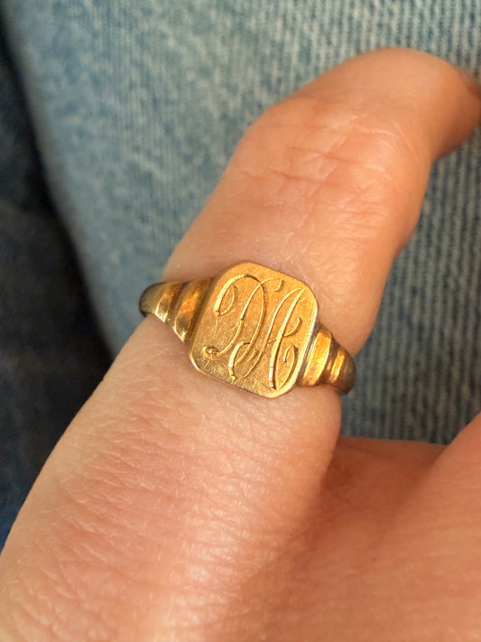 Antique yellow 14K 'DA' initials square signet ring, size 3.75