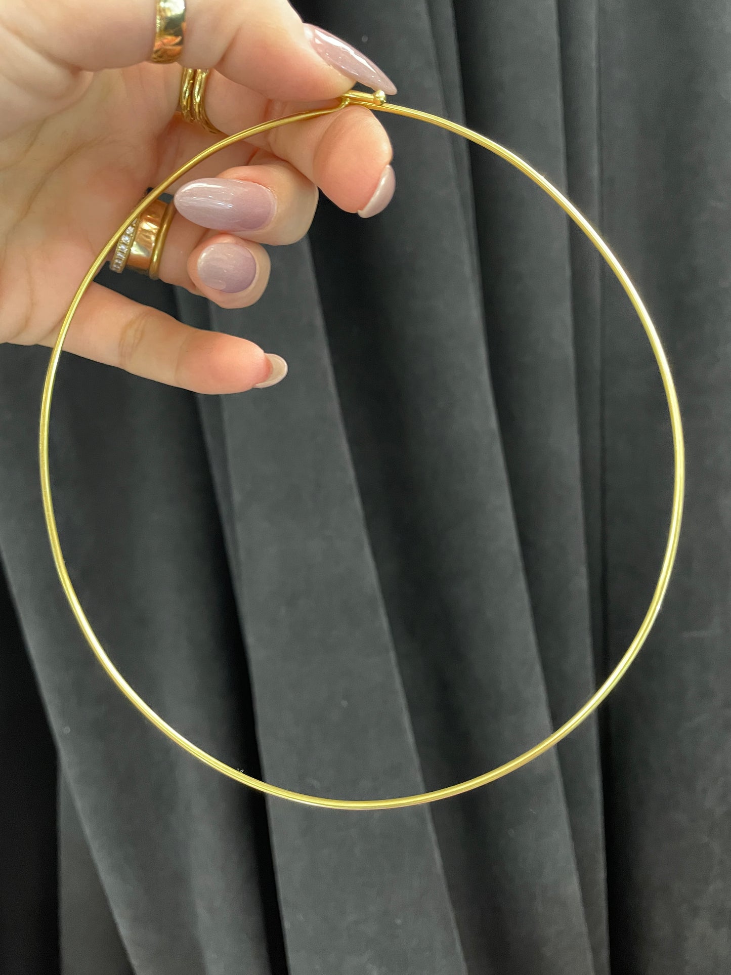 Vintage yellow 18K gold wire collar