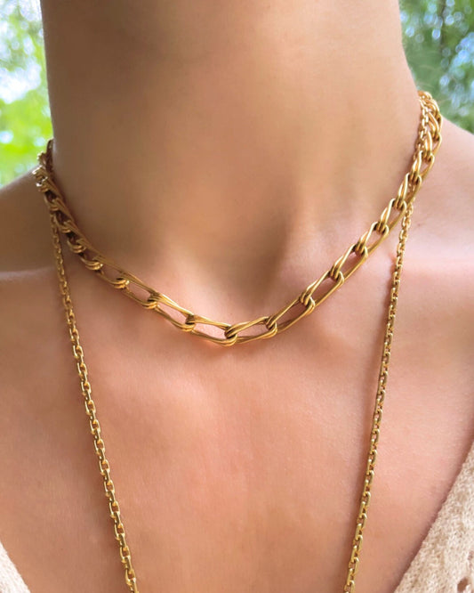Vintage yellow 18K gold oval double link curb chain, 15 and 5/8 inch