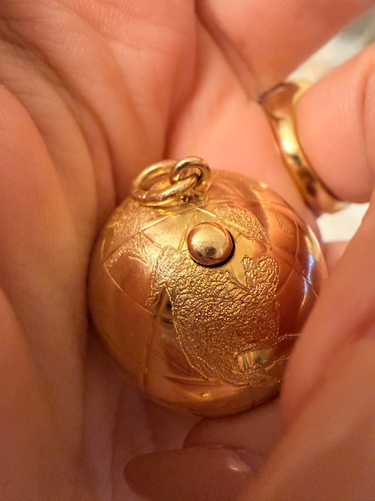 [PRIVATE] Vintage yellow 14K gold globe picture locket orb pendant
