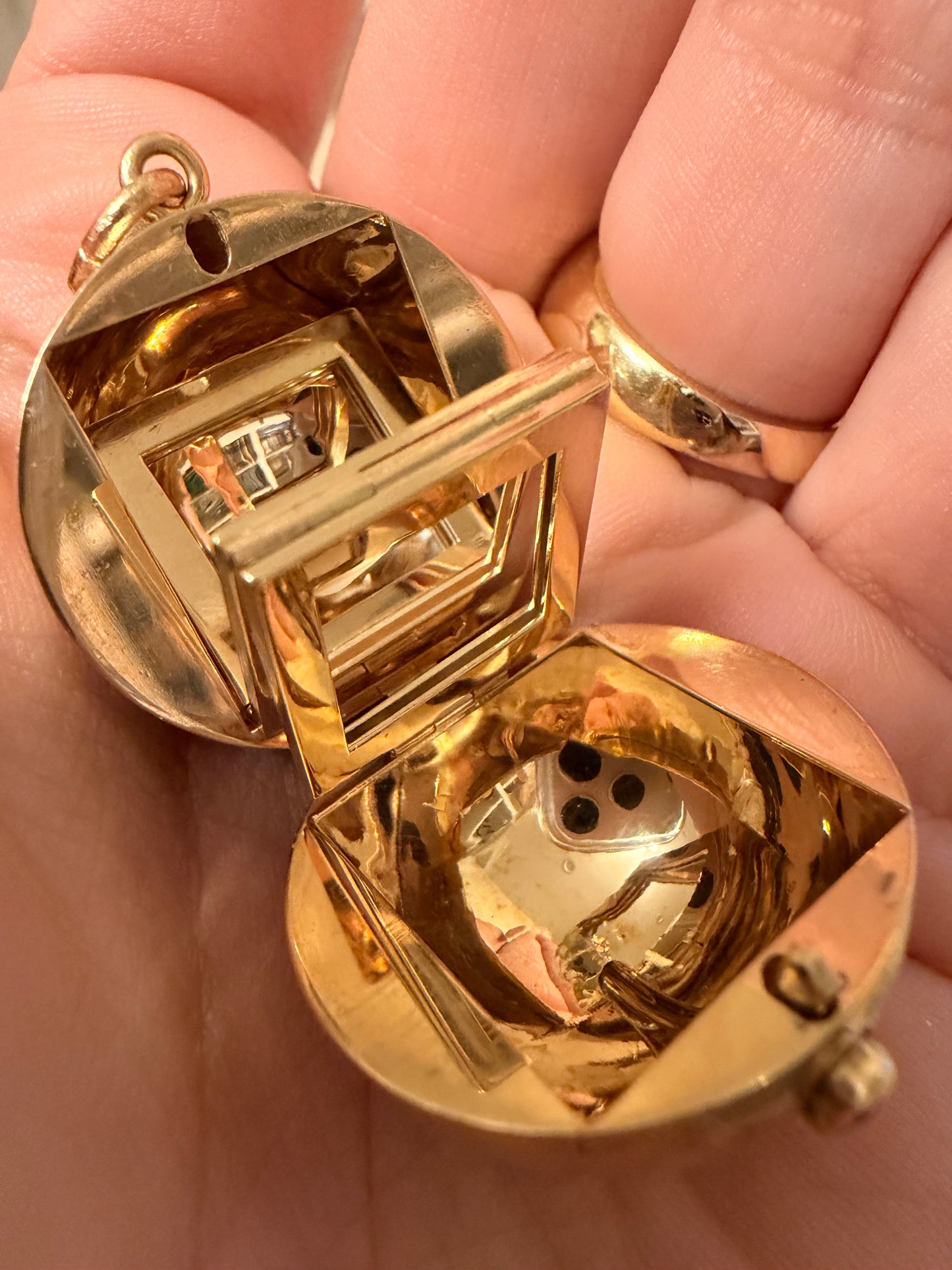 [PRIVATE] Vintage yellow 14K gold globe picture locket orb pendant