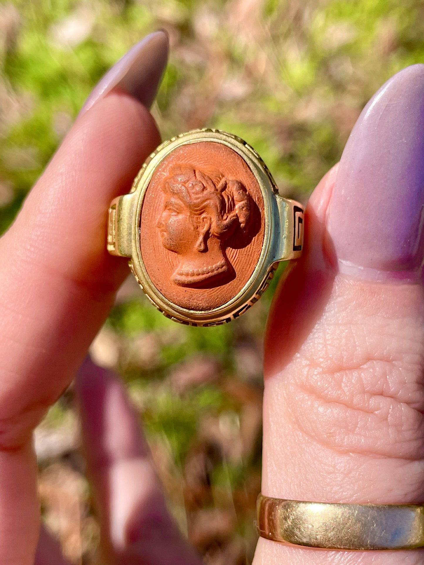 Vintage 18K Carved Lava Cameo Ring, size 6.25