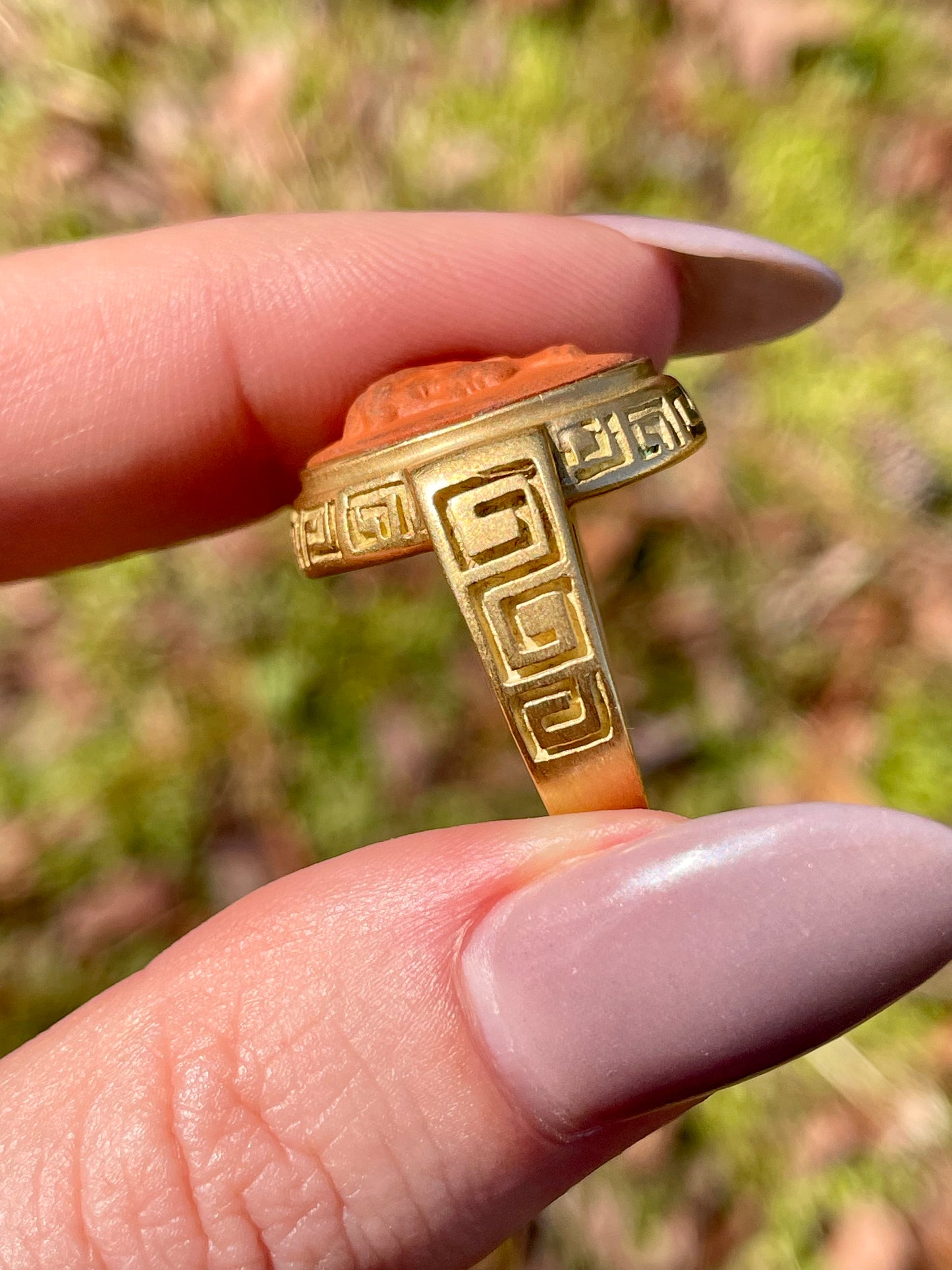 Vintage 18K Carved Lava Cameo Ring, size 6.25