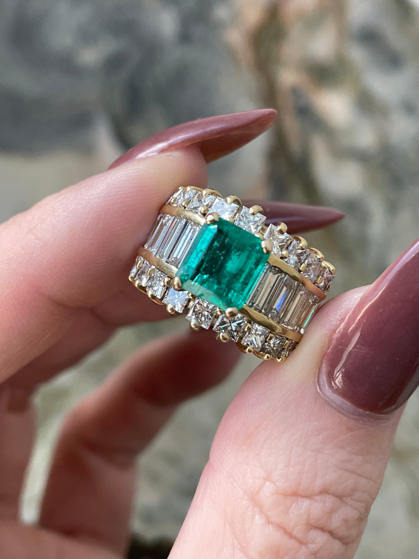 Vintage yellow 18K gold approx 3.7 ctw diamond and 1.8 ctw natural emerald statement ring, size 6