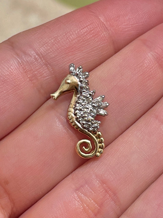 Vintage yellow 10K seahorse pendant with approx .26 ctw diamonds
