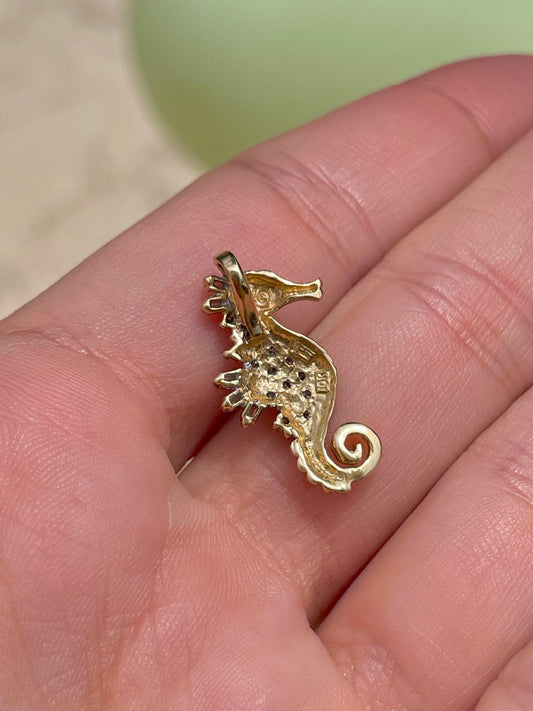 Vintage yellow 10K seahorse pendant with approx .26 ctw diamonds