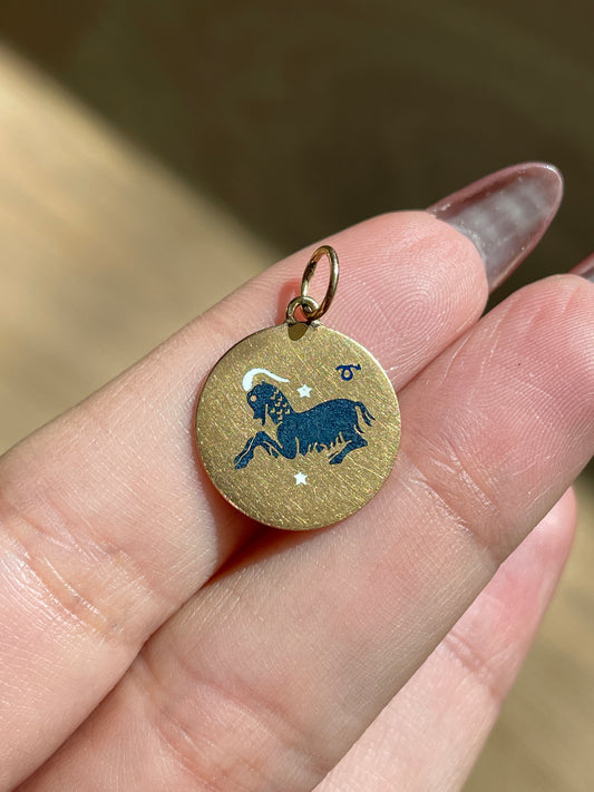 Vintage yellow 18K larger enamel UnoAerre Capricorn charm