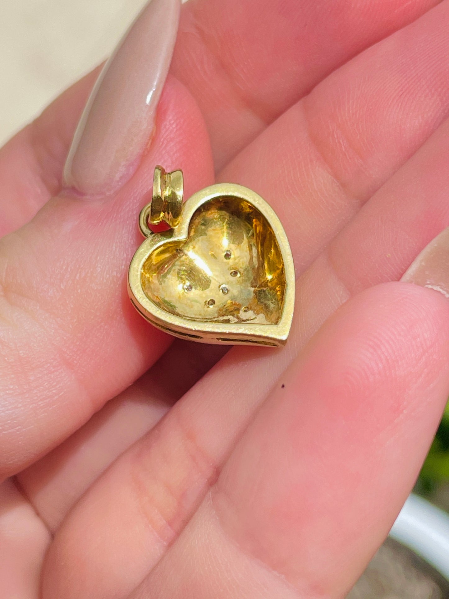Vintage yellow 18K .08ctw diamond heart pendant