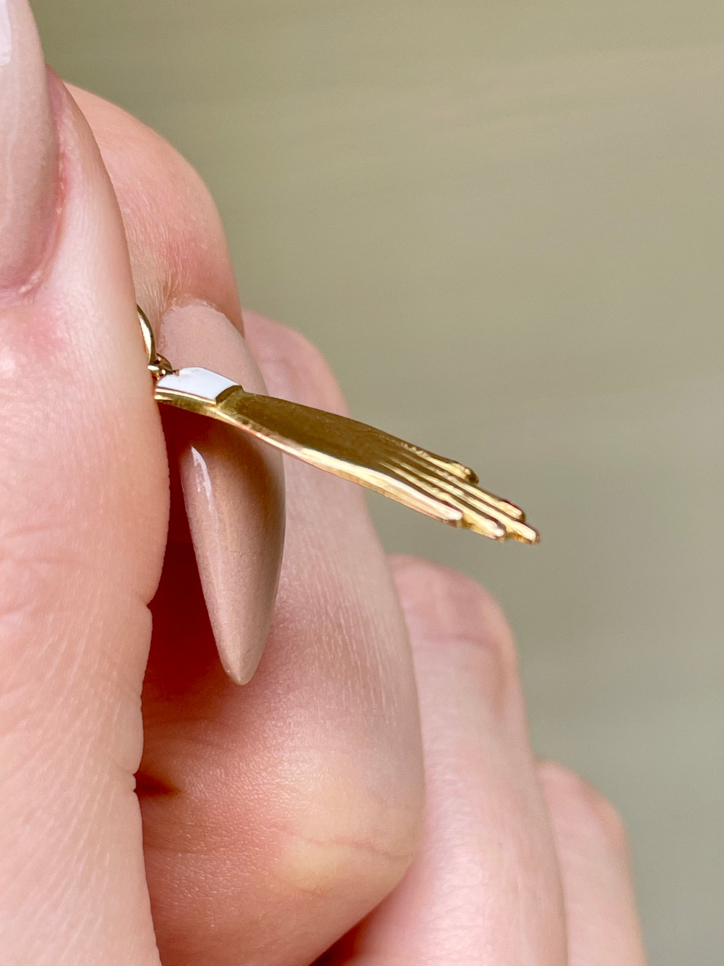 Vintage yellow 14K white enamel hand charm