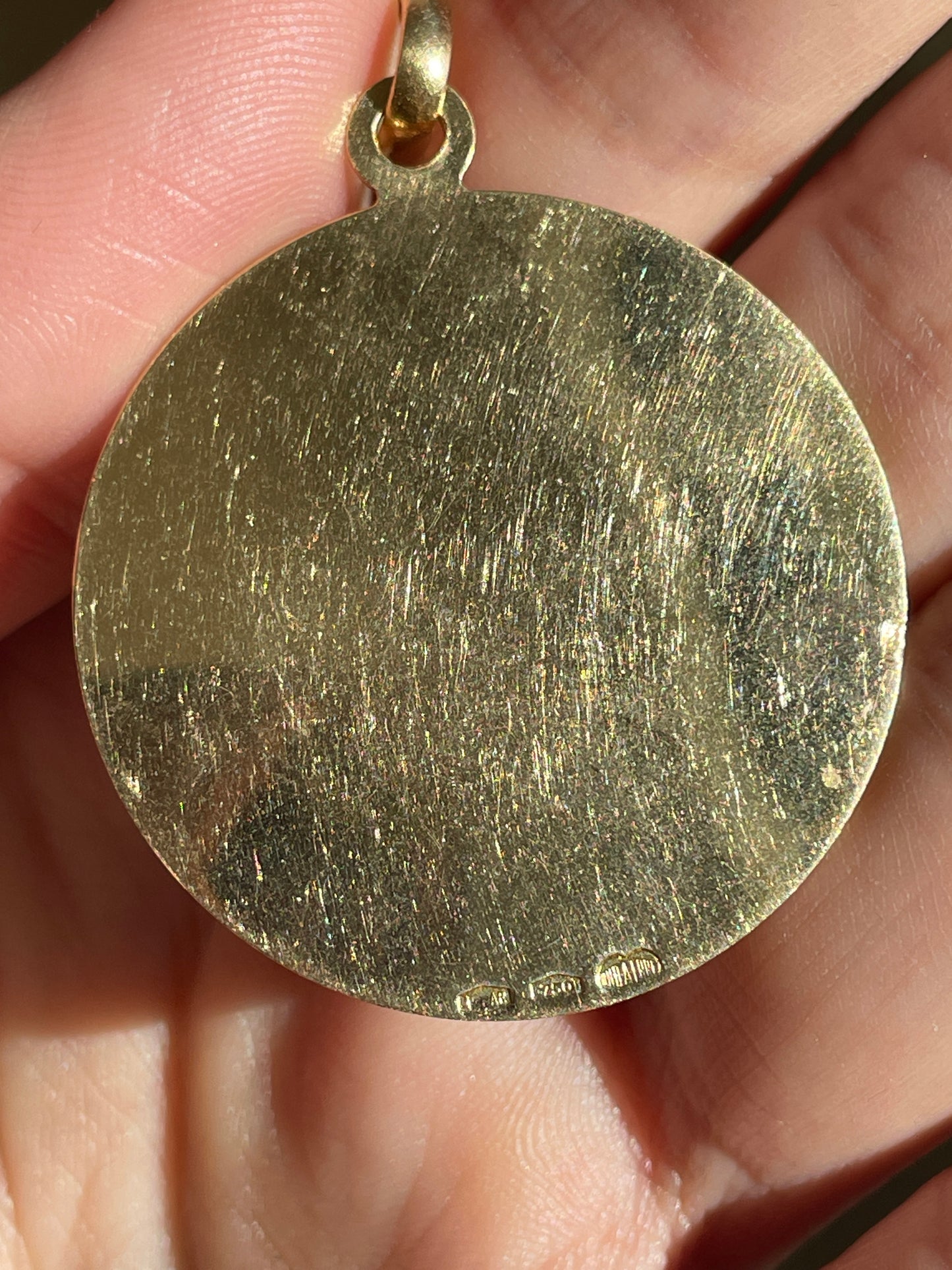 Vintage yellow 18K large UnoAerre Libra statement medallion