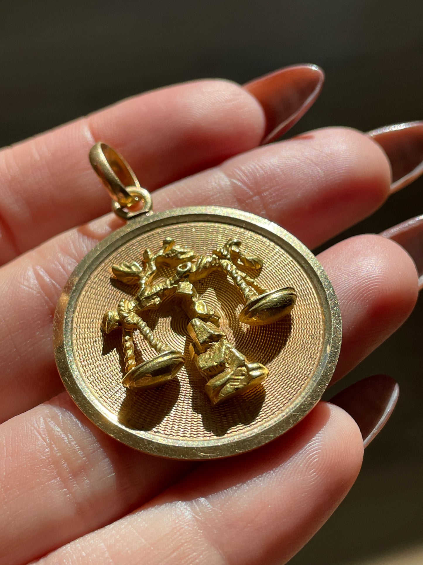 Vintage yellow 18K large UnoAerre Libra statement medallion