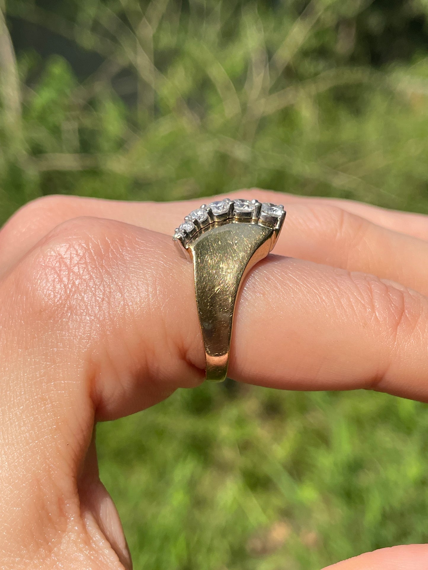 Vintage yellow 10K approx .76 ctw diamond comet ring, size 8