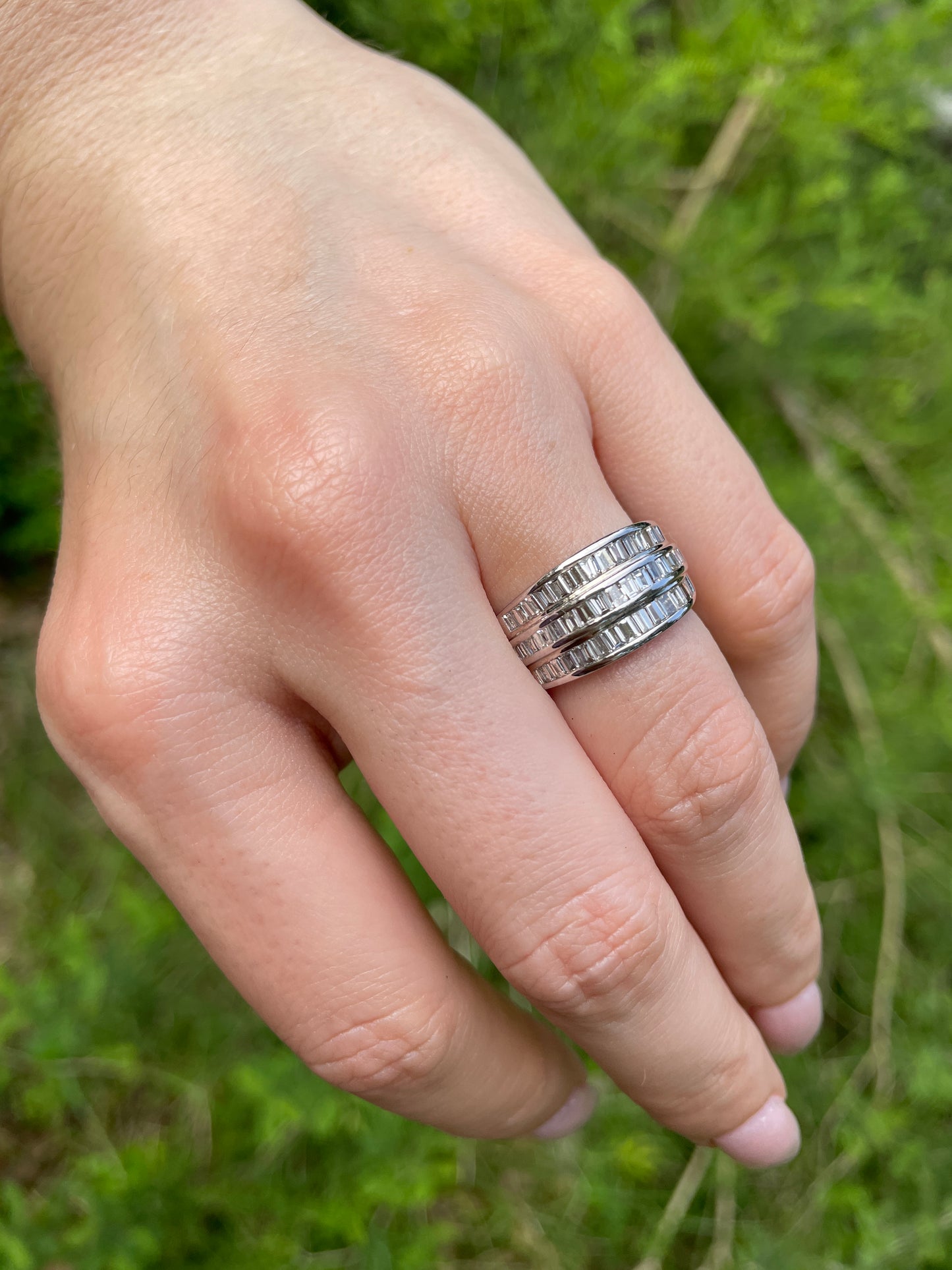 Vintage White 18K triple row diamond baguettes ring, Size 5.75