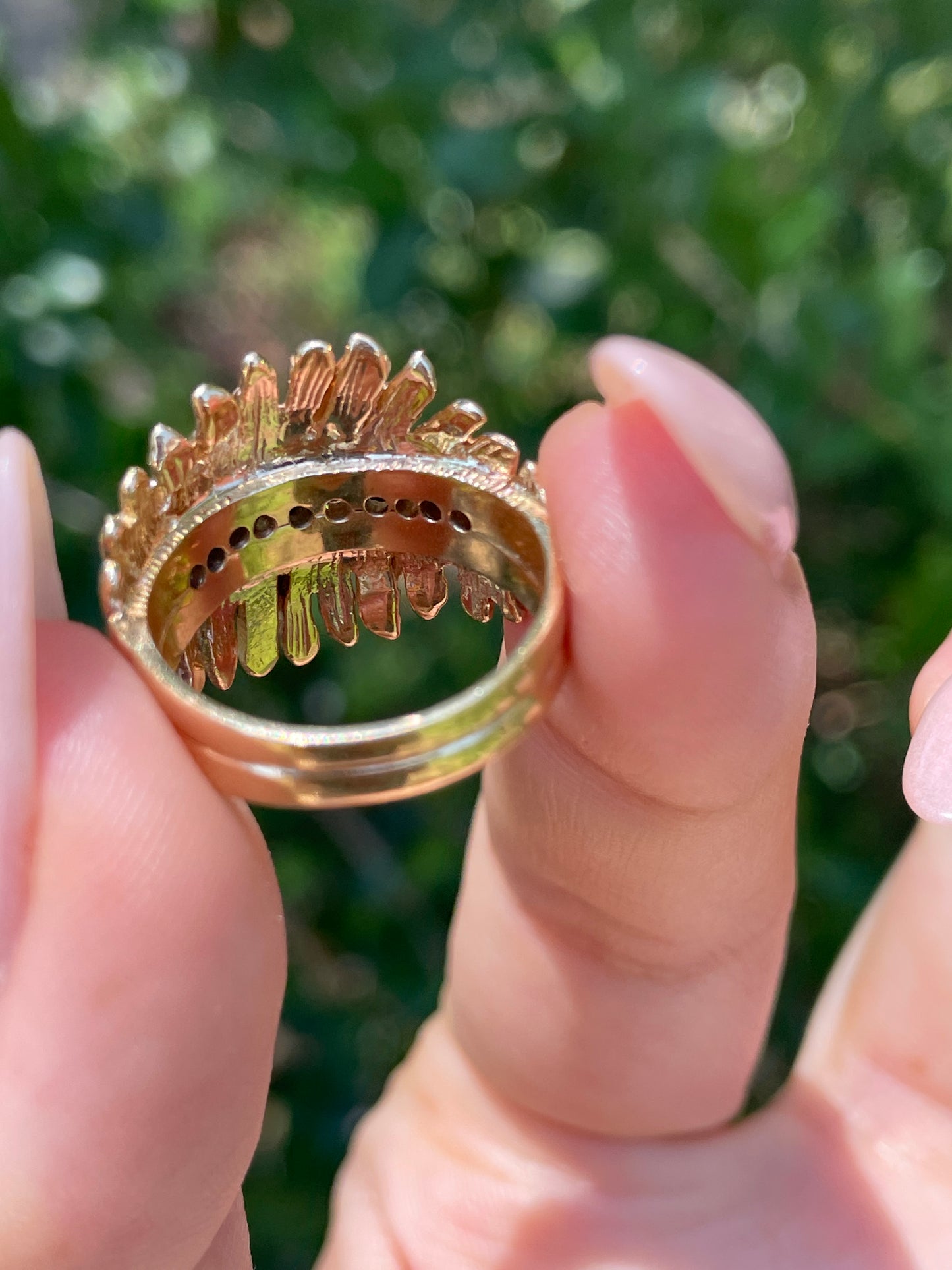 Vintage yellow and white 14K feathers motif ring with diamonds, size 5.5