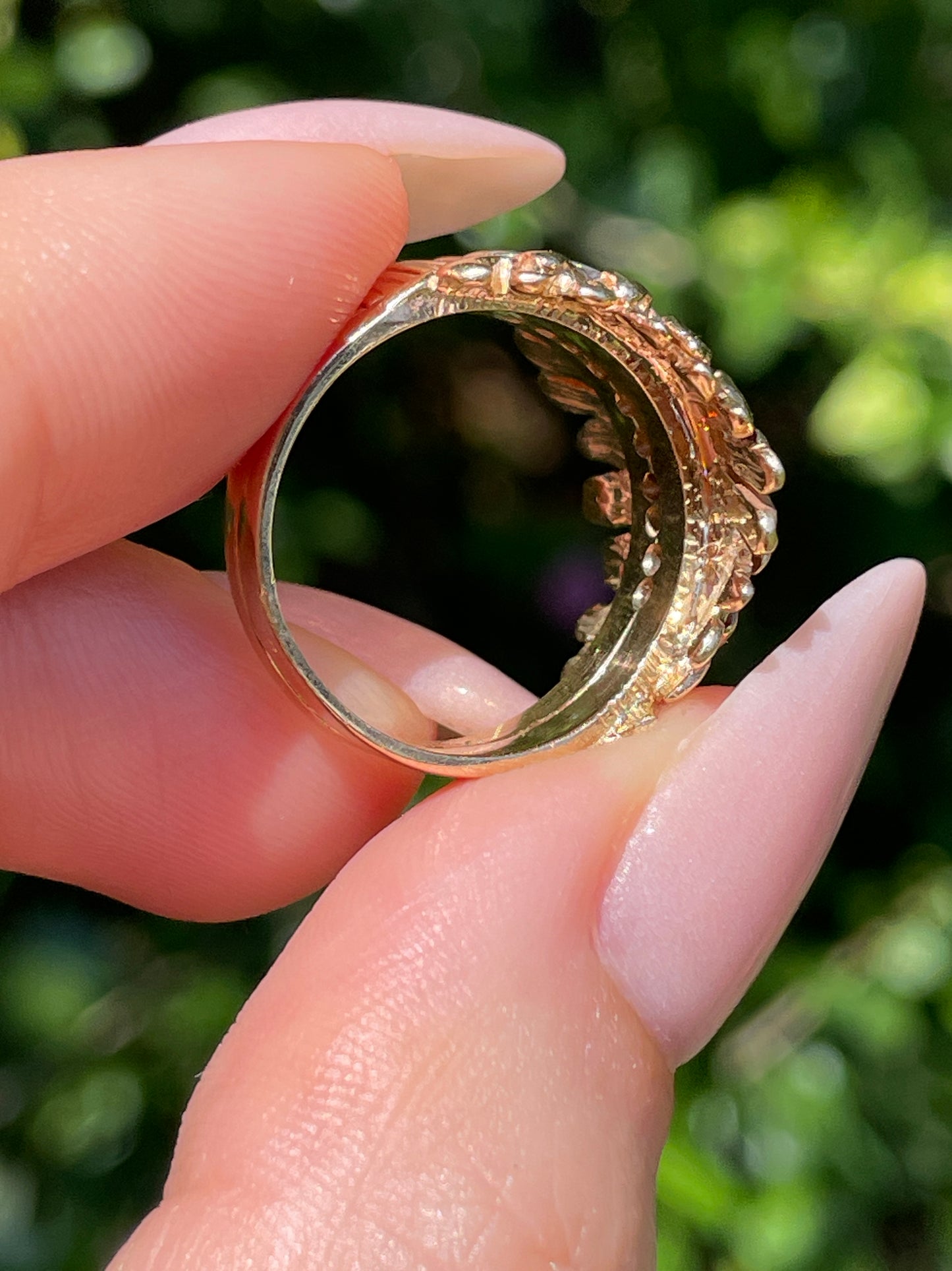 Vintage yellow and white 14K feathers motif ring with diamonds, size 5.5