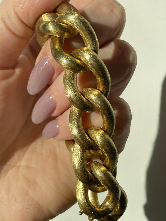 Vintage yellow 18K gold florentine finish round link curb bracelet with continuous clasp, 7-7.25 inch