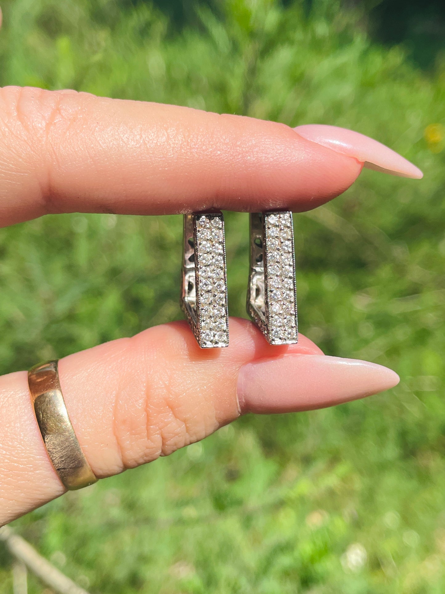 Vintage white 14K squared angled approx 1.75 ctw diamond hoops