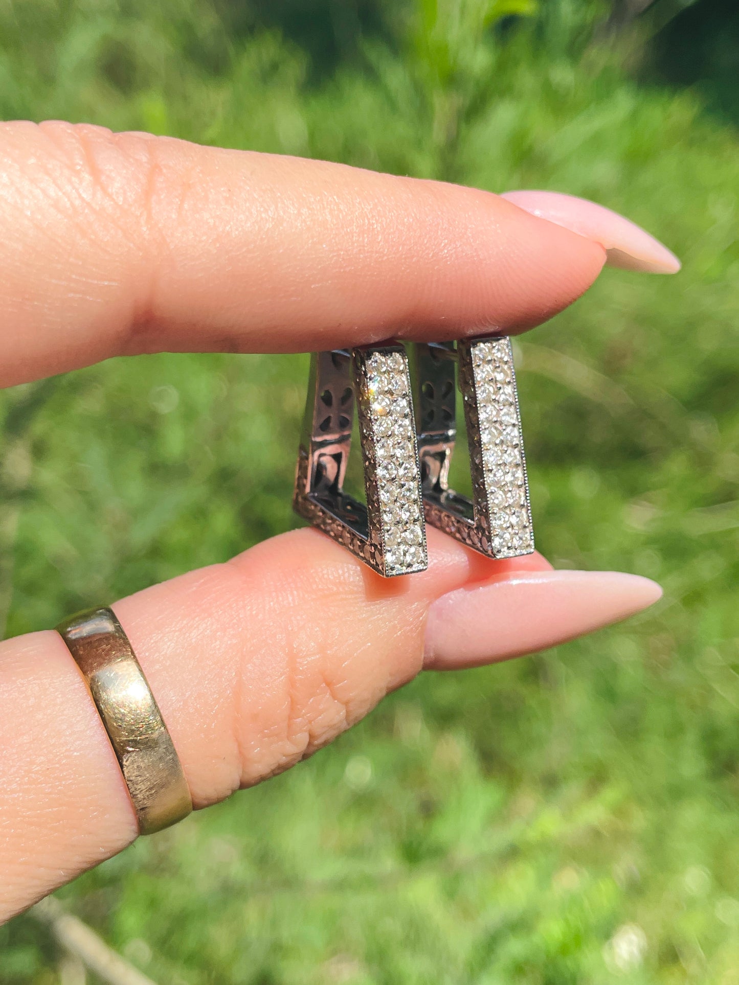 Vintage white 14K squared angled approx 1.75 ctw diamond hoops