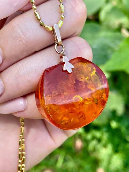 Vintage rose 14K natural amber pendant