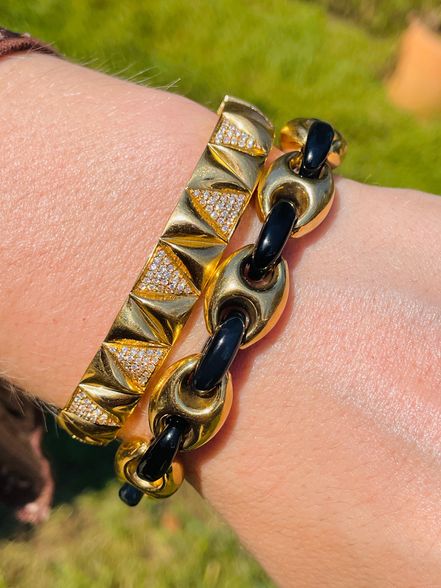 Vintage yellow 18K and onyx mariner link bracelet