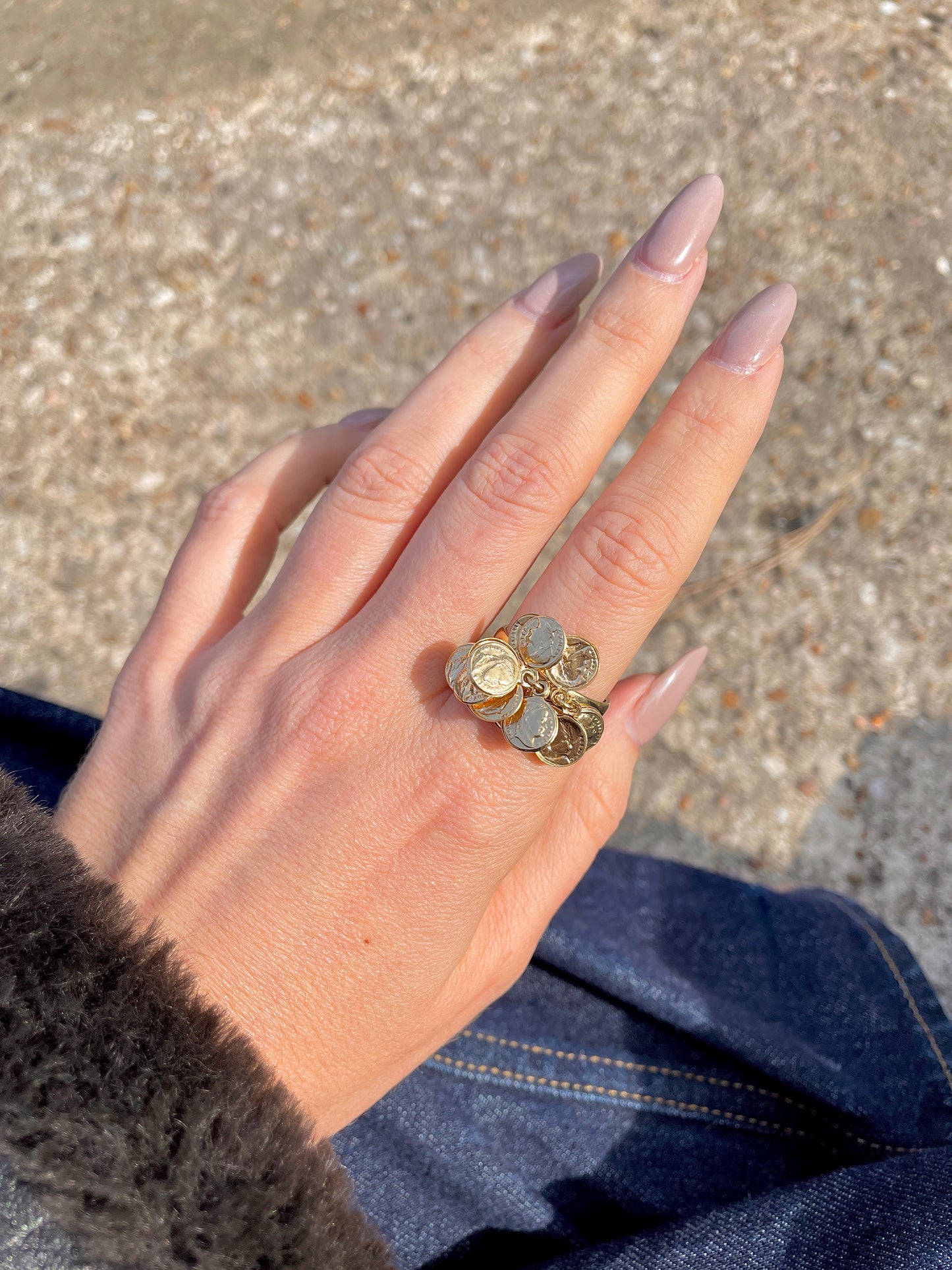 Vintage yellow 14K dangling coins ring, size 8.75