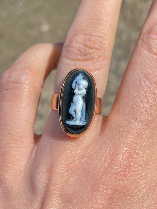 Antique rose 14K sardonyx cameo of putti holding vase, size 5