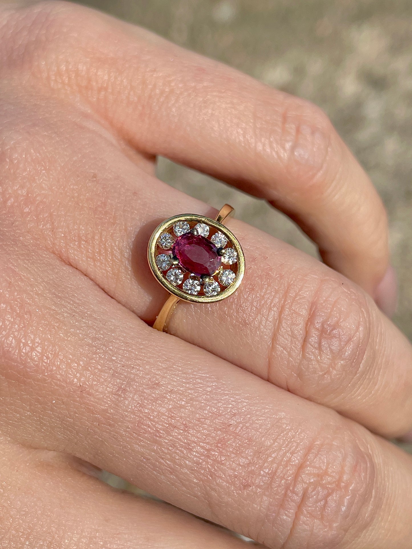 Vintage yellow 14K .27 ctw pink purple sapphire and .25 ctw diamond ring, size 6.5