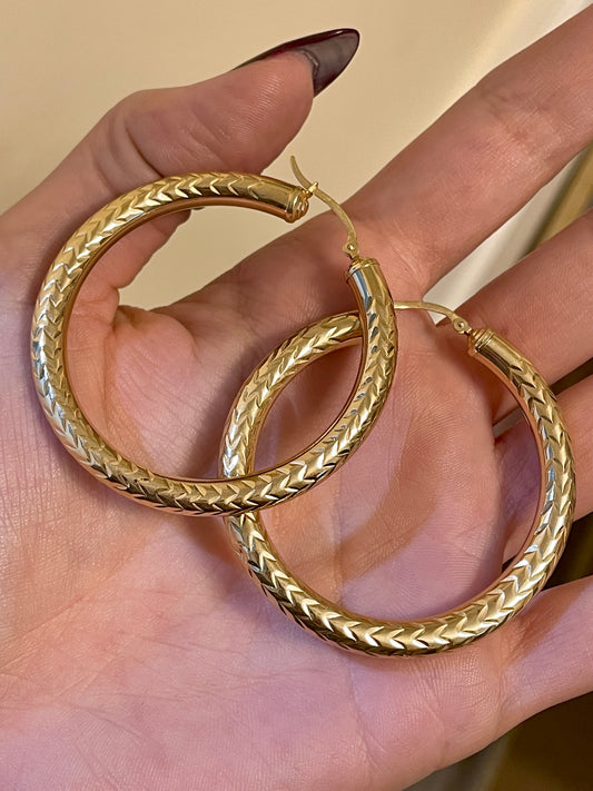[PRIVATE] Vintage yellow 14K chevron pattern round hoops 2 inch diameter
