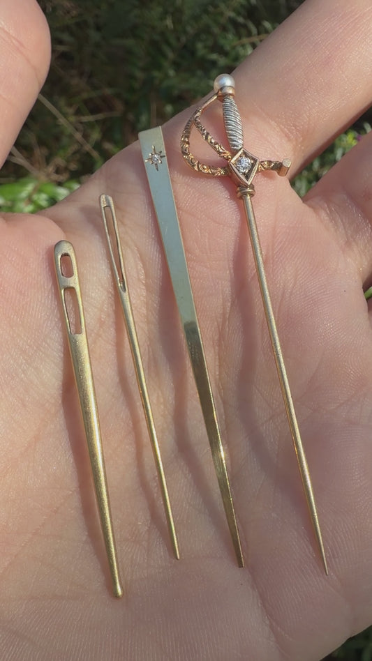 Vintage yellow 14K and 10K various pointy pendants and objects