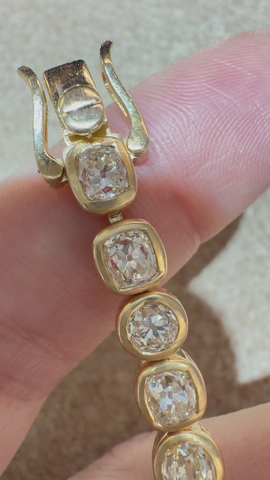 Yellow 14K approx 13.5 ctw light yellow antique diamond bezel set bracelet, 6 and 7/8 inch
