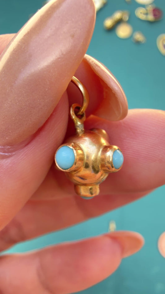 Vintage yellow 18K gold and turquoise sputnik charm